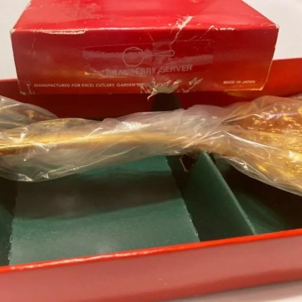 Retroneu Cranberry Server Cloissone 24K Gold Electroplate Made in Japan Boxed